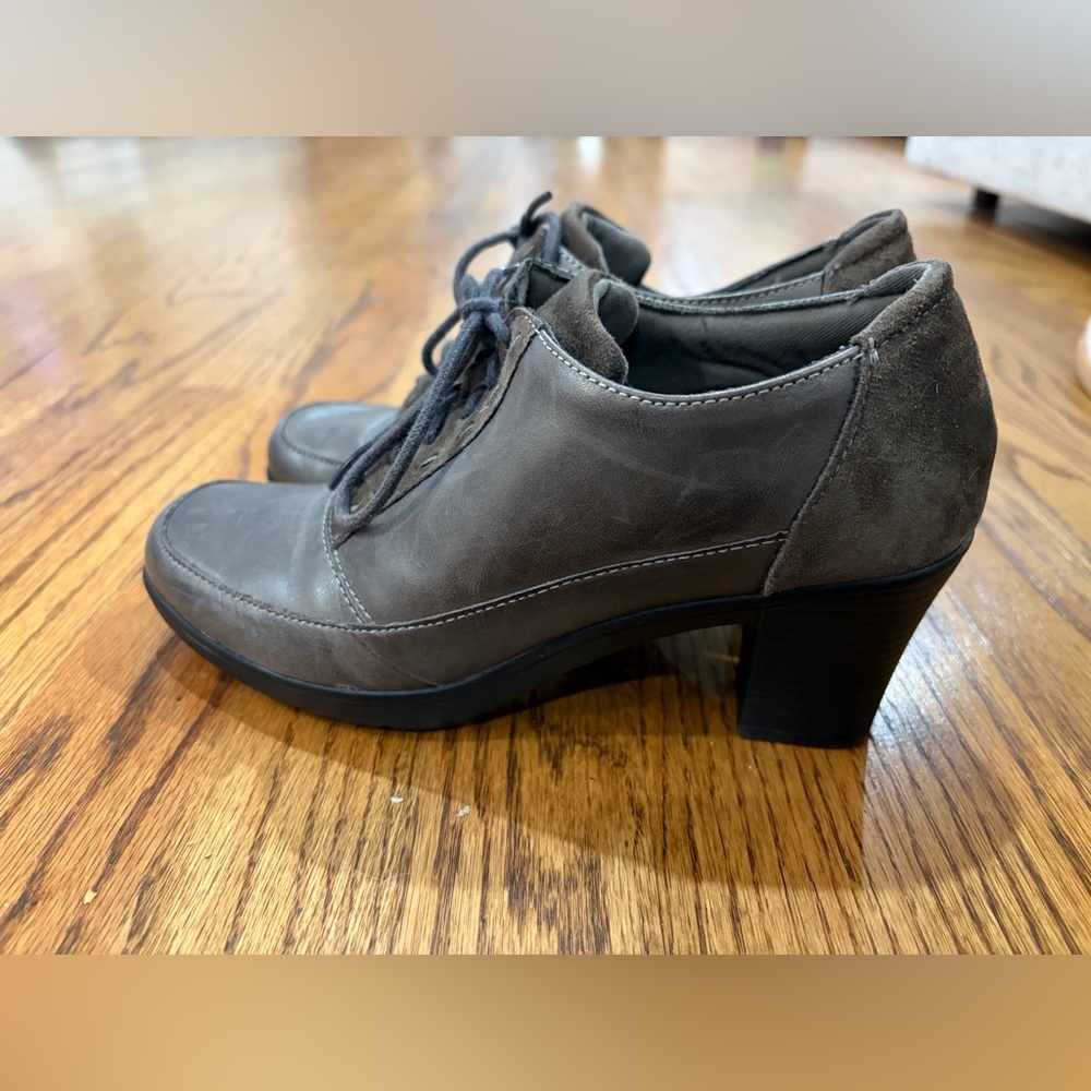 Clarks Bendables Taupe Oxford Lace-up Block Heels (6)